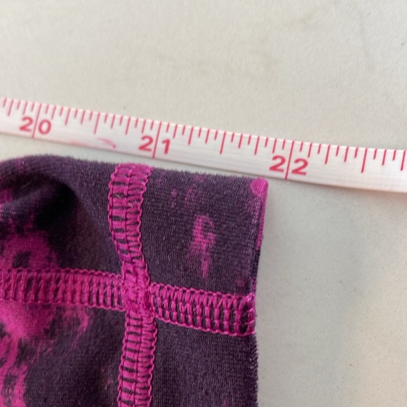 Lululemon Crop black and purple crop leggings size 4 - Picture 4 of 6